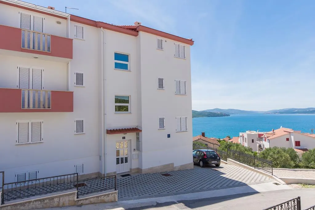 Apartment Ljuba Τρογκίρ