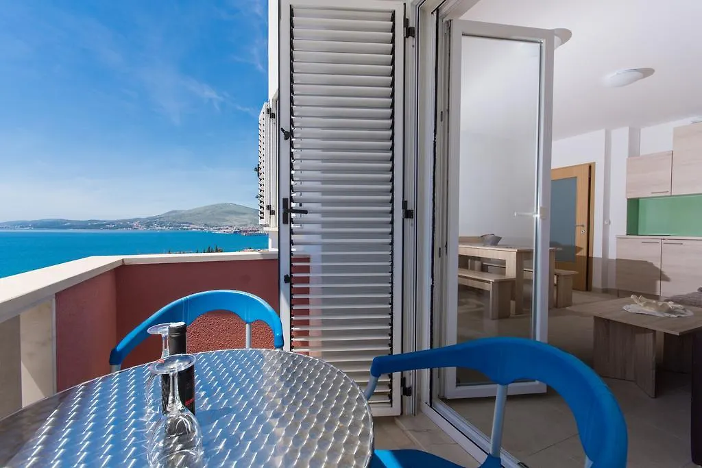 Apartment Ljuba Τρογκίρ